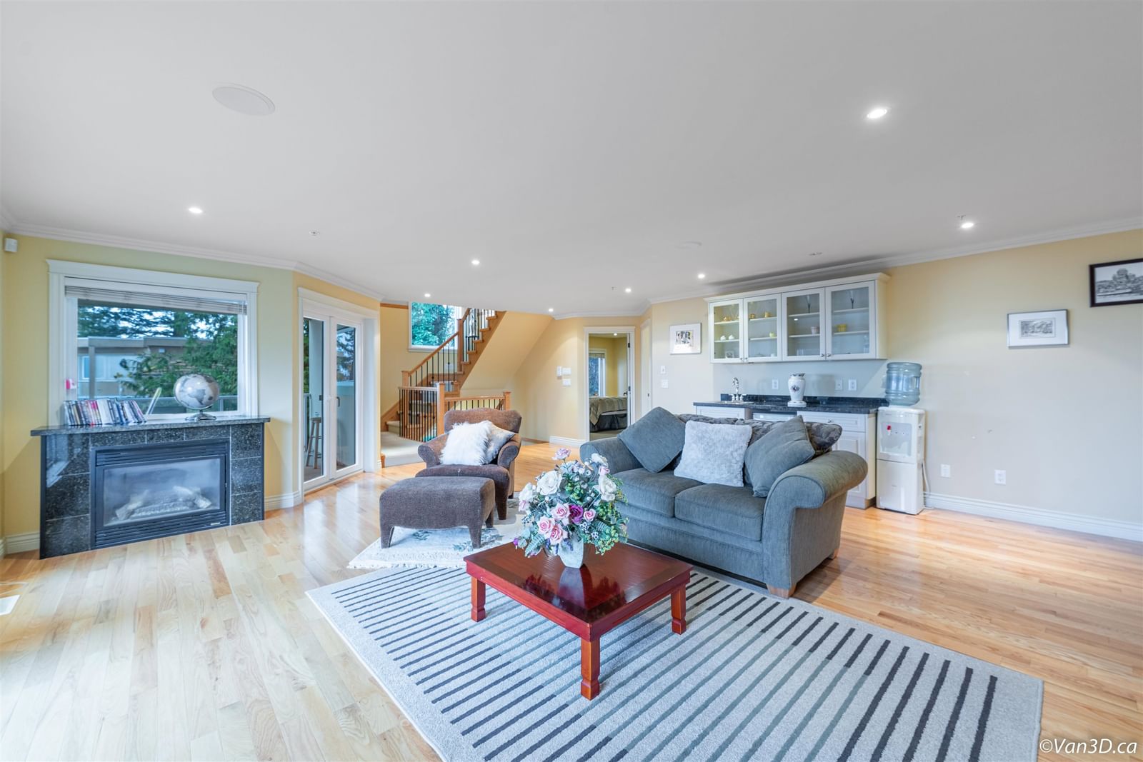 Listing Image 8