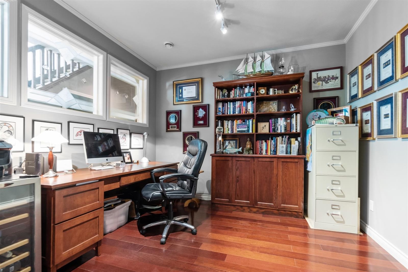Listing Image 8