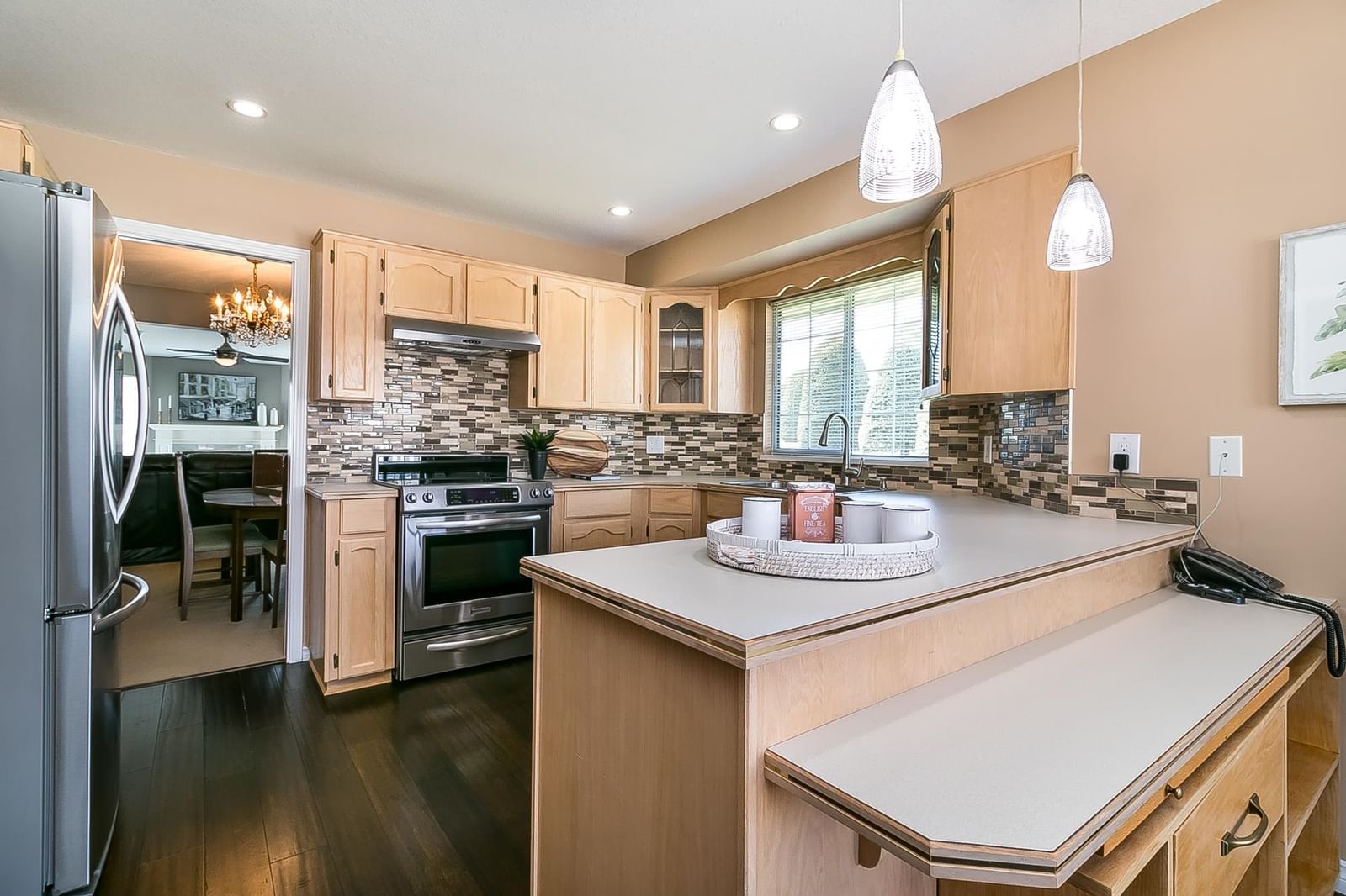Listing Image 10