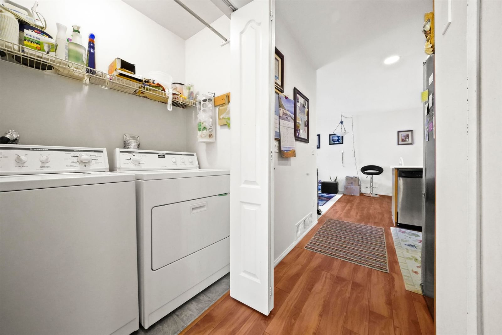 Listing Image 5