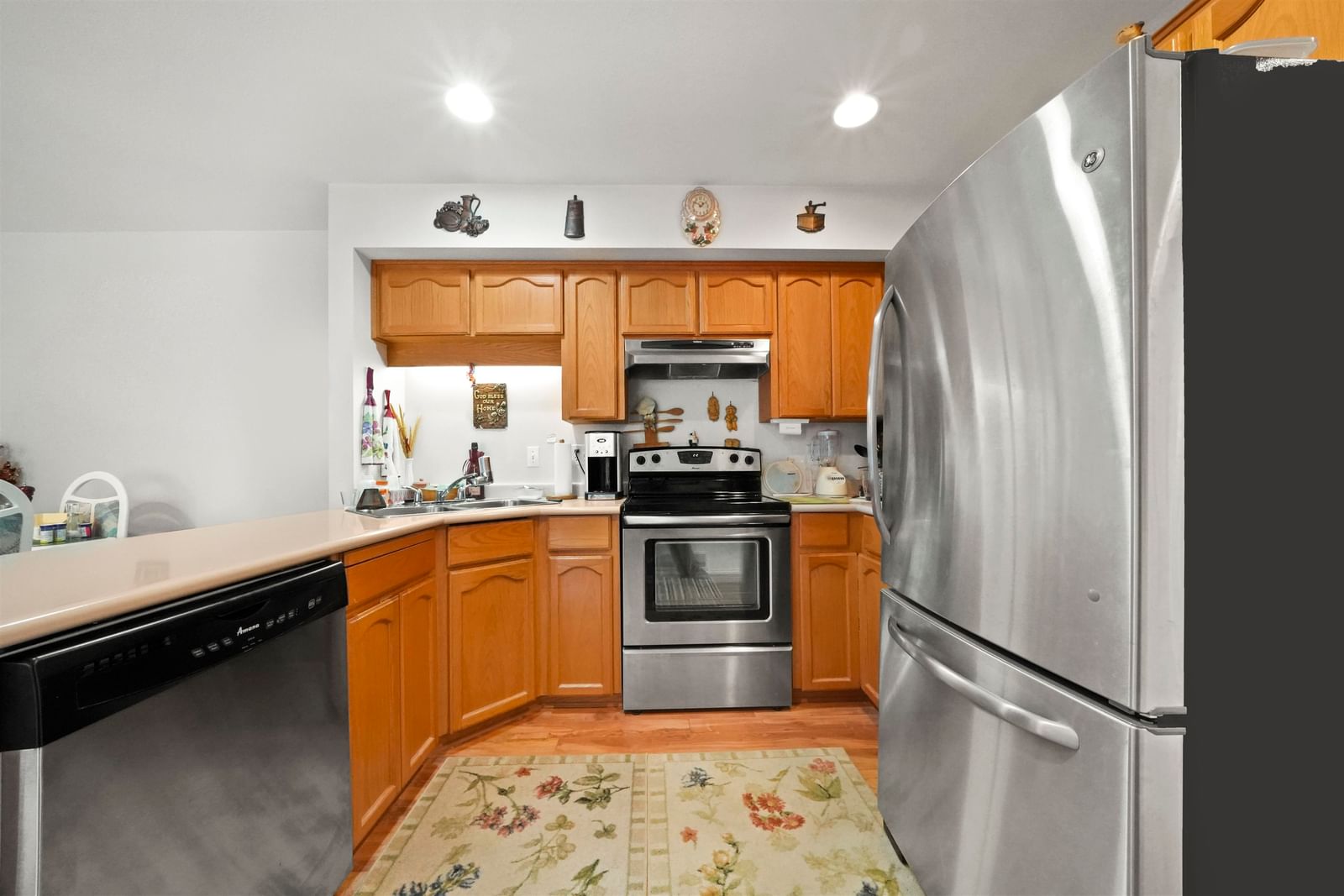 Listing Image 6