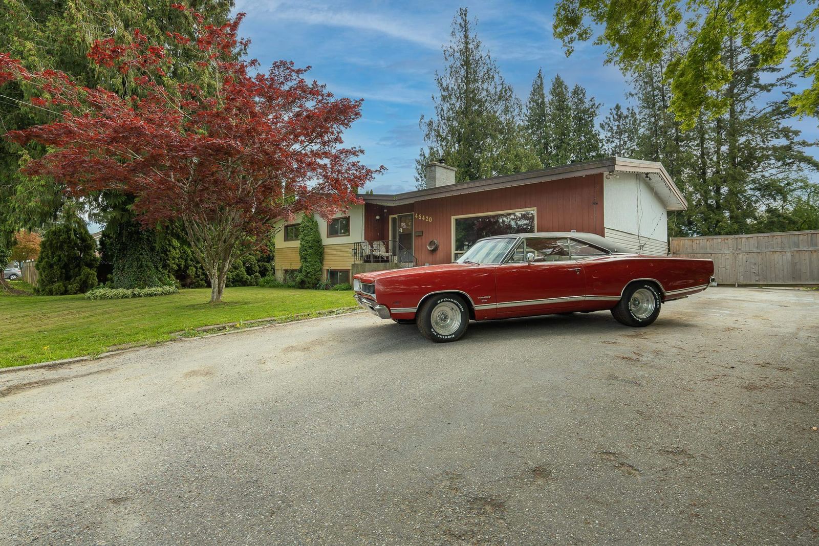 Listing photo 2