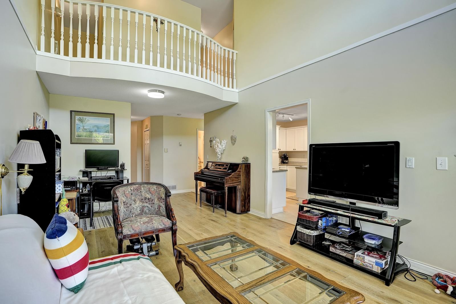Listing Image 8