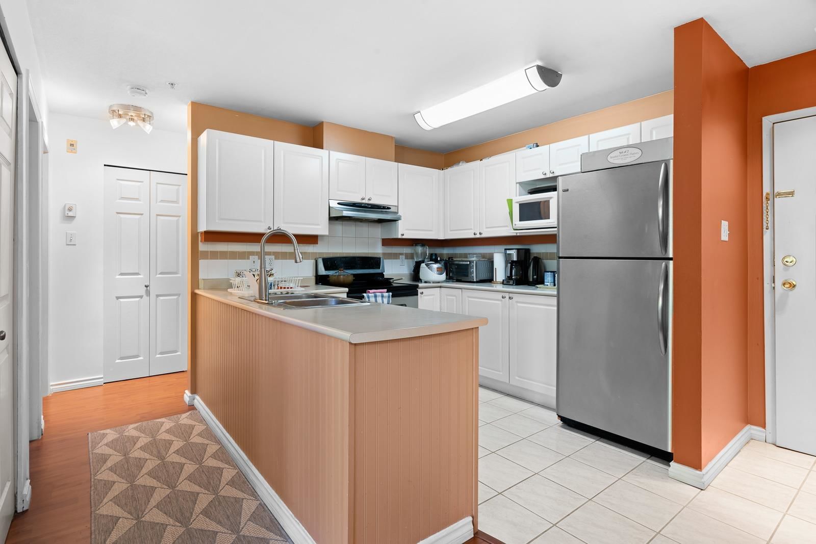 Listing Image 9