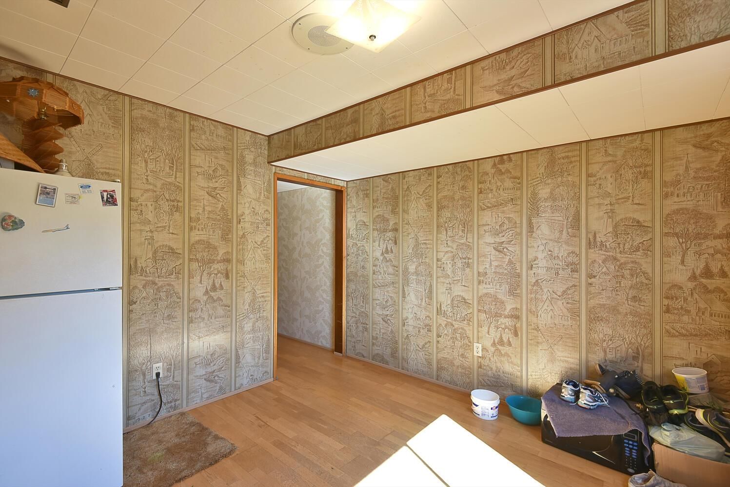 Listing Image 16
