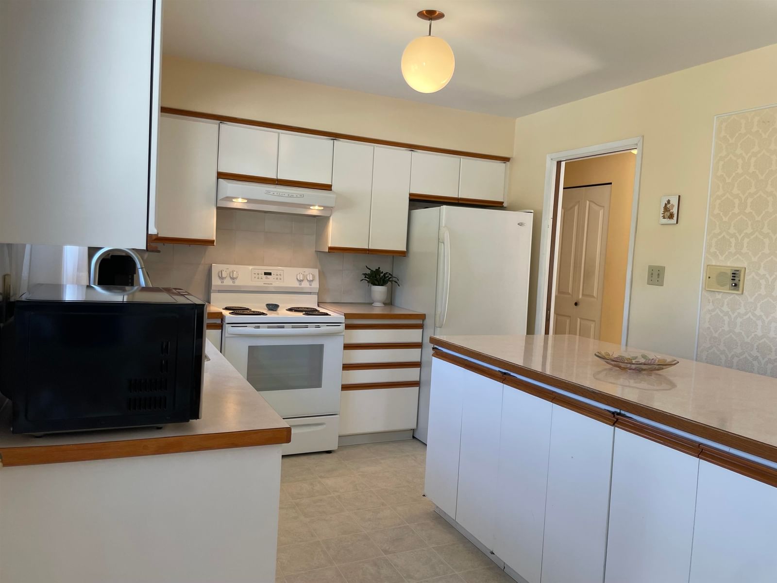 Listing Image 13
