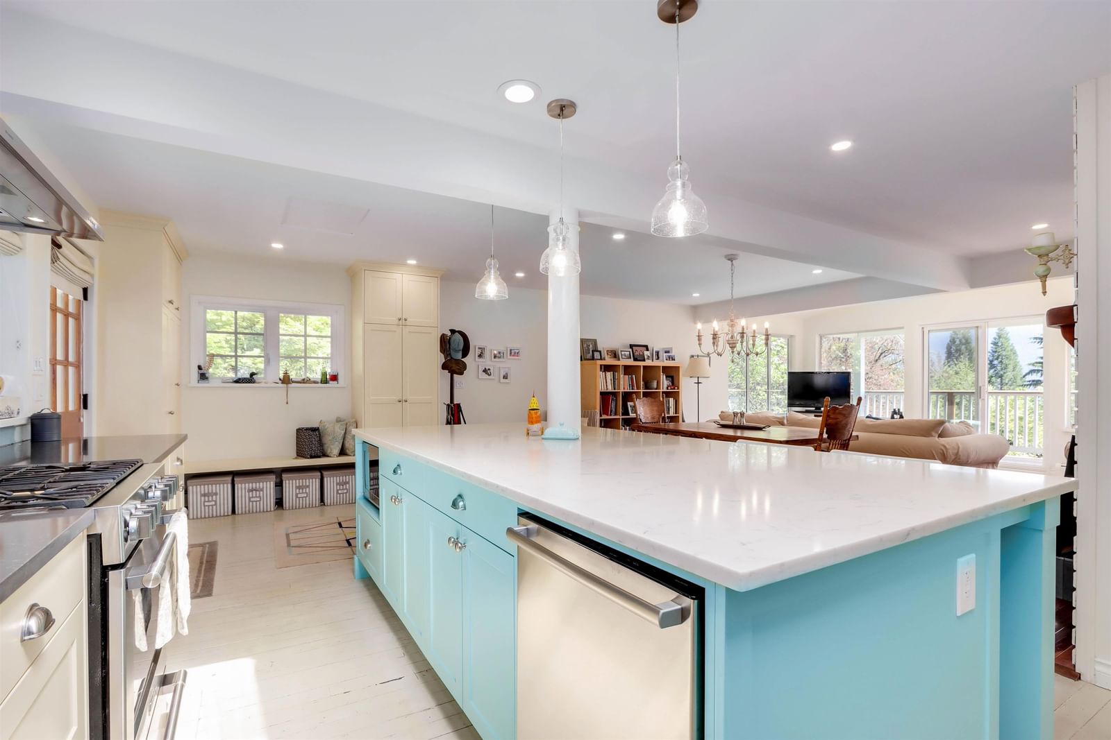Listing Image 12