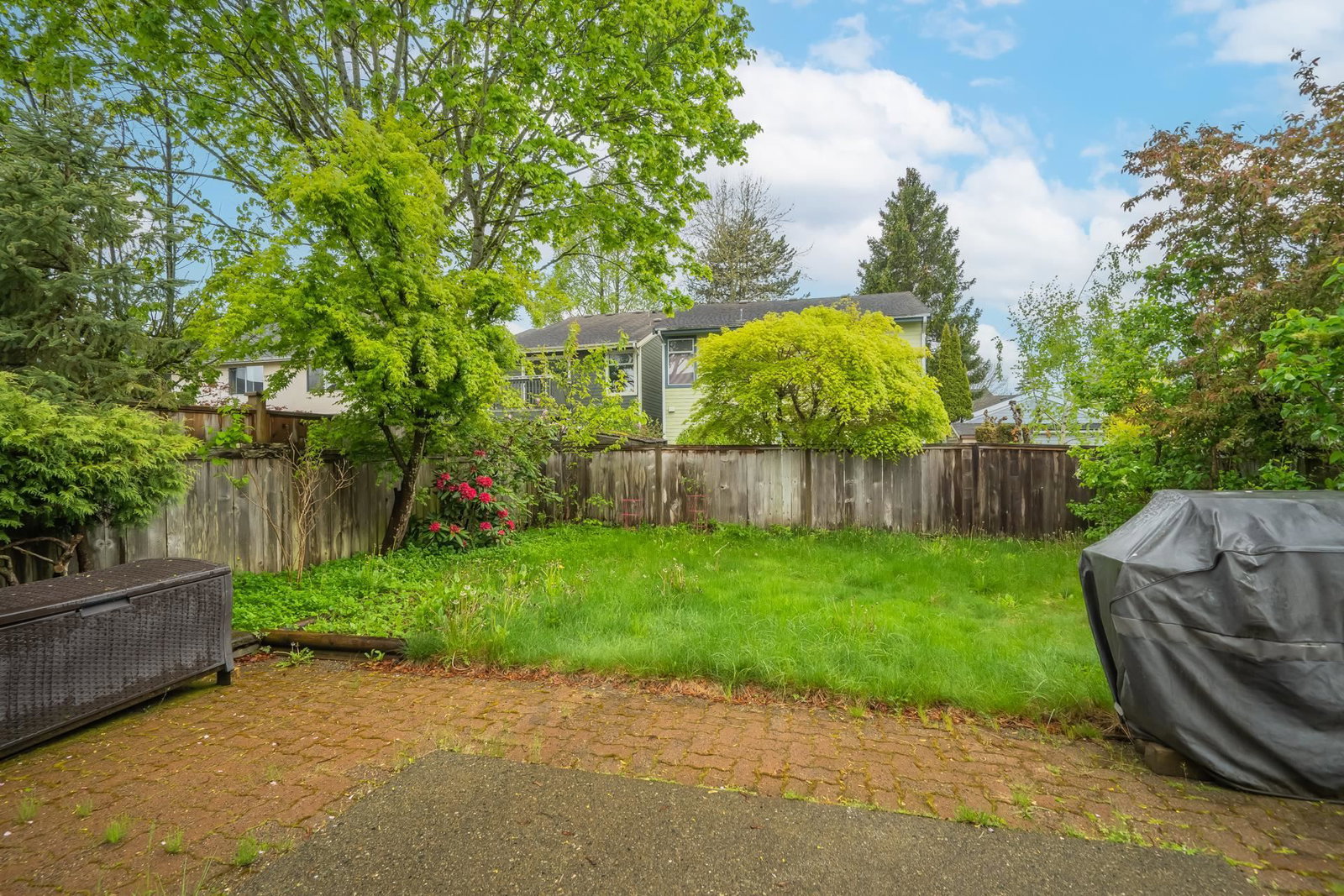 Listing Image 4