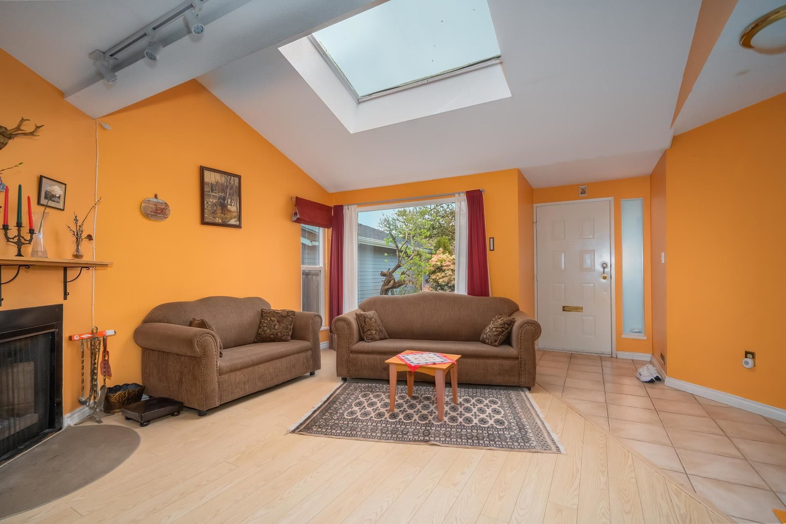 Listing Image 5