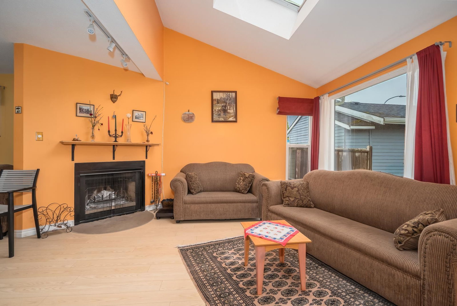 Listing Image 9