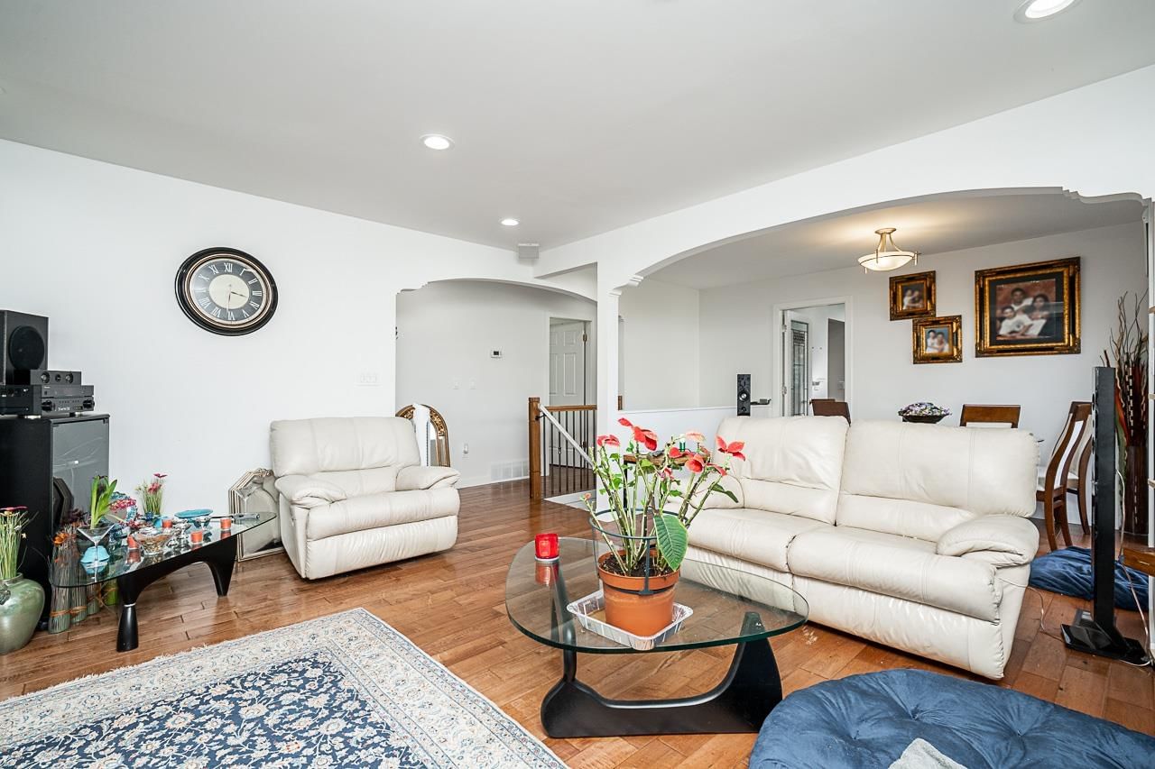 Listing photo 4
