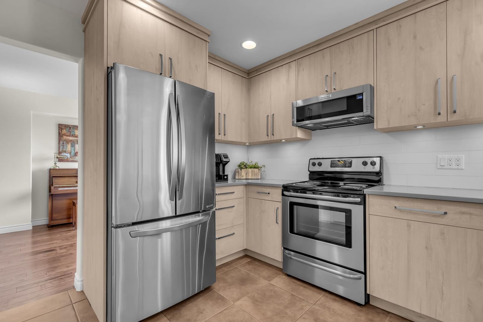 Listing Image 14