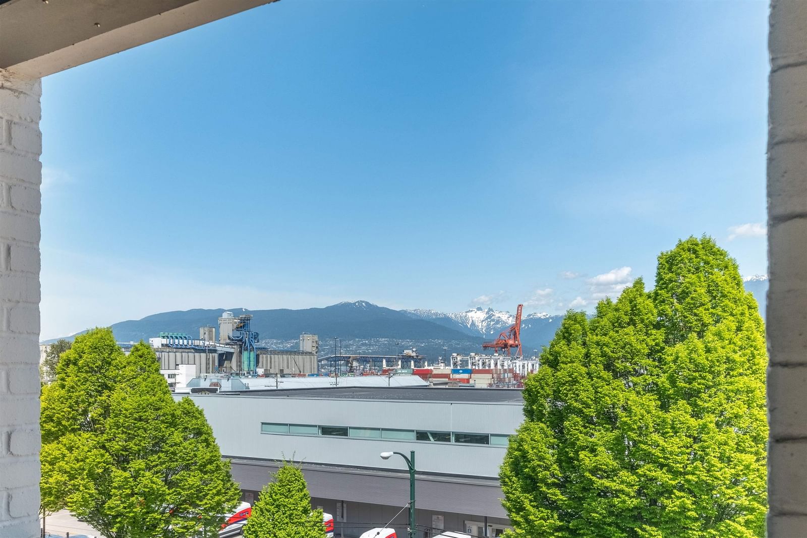 Listing Image 9