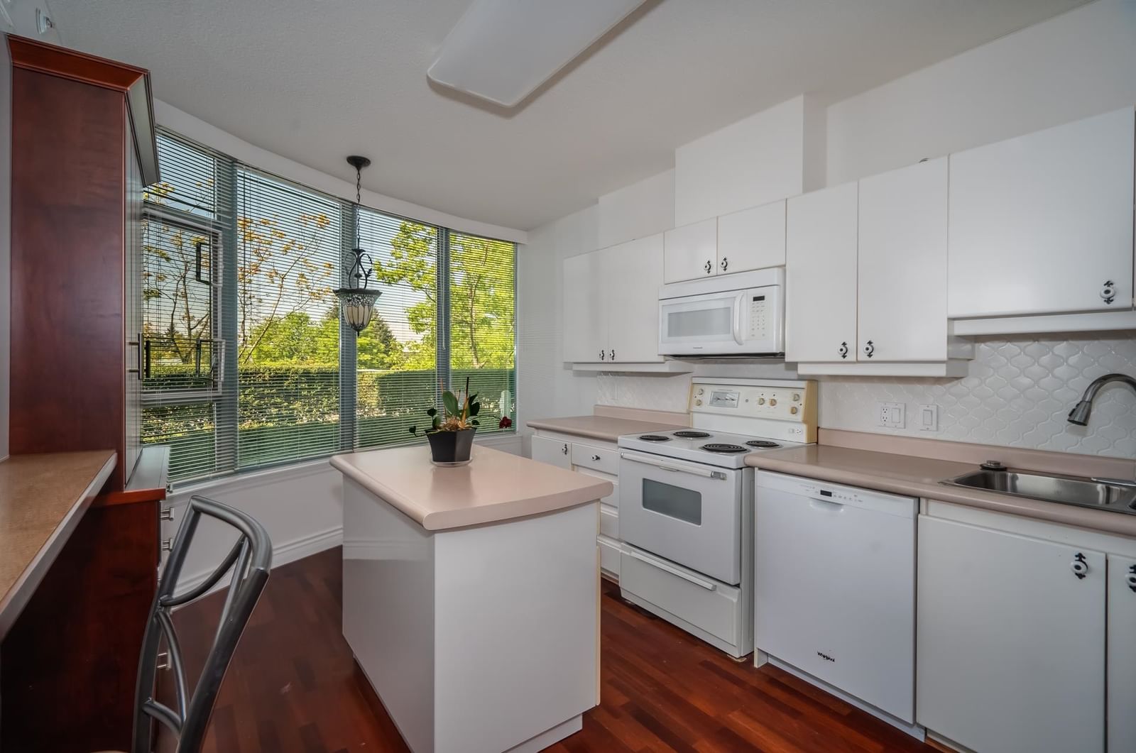 Listing Image 13