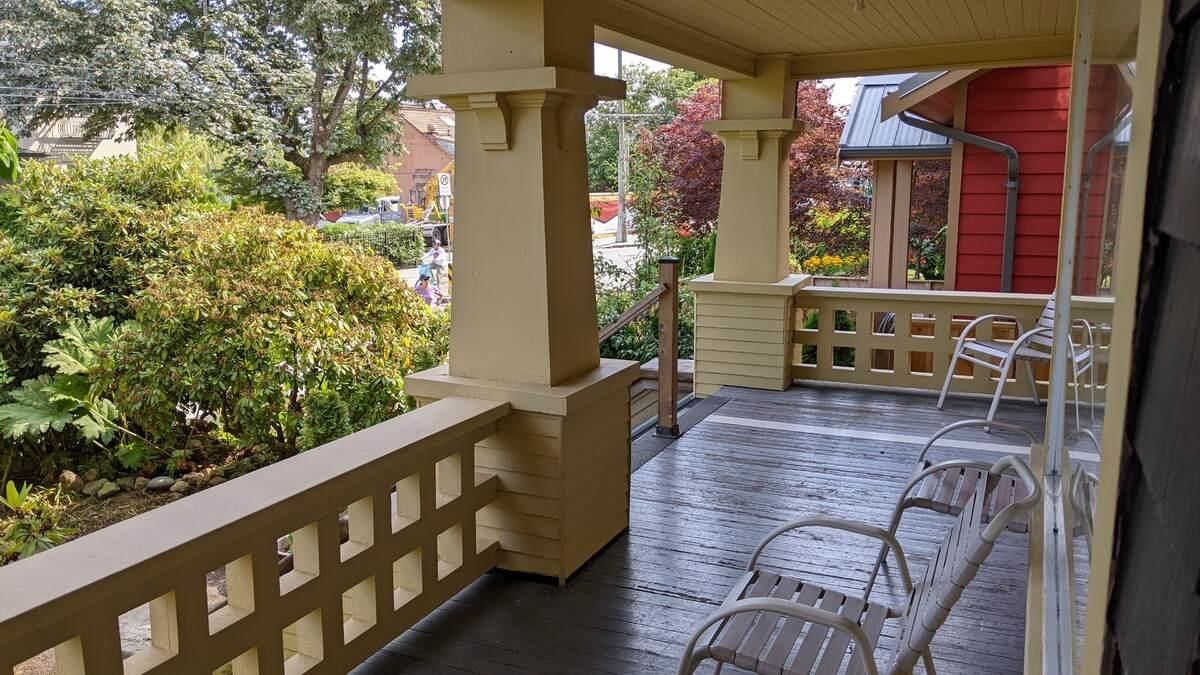 Listing Image 10