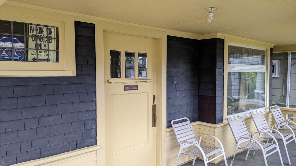 Listing Image 9