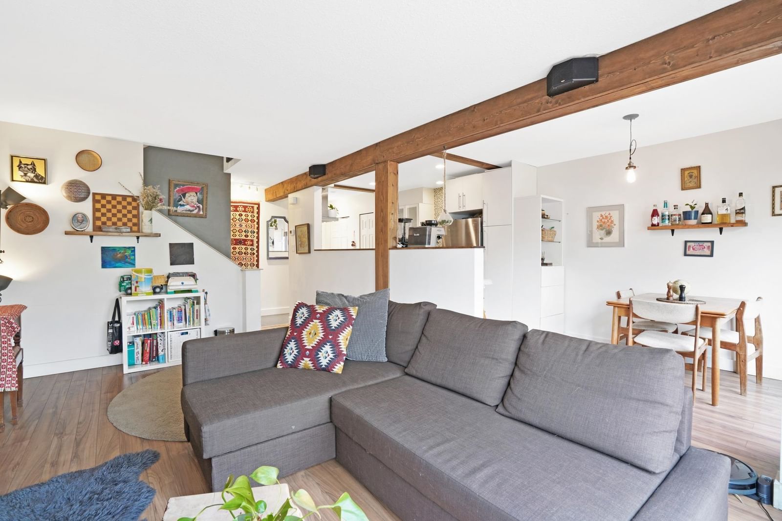 Listing Image 16