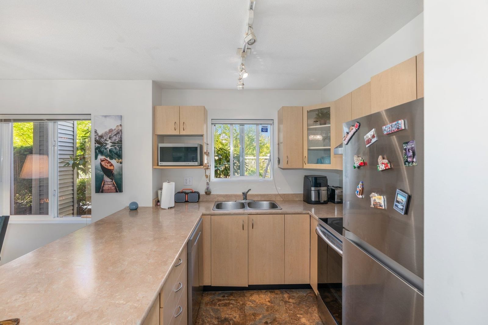 Listing Image 19