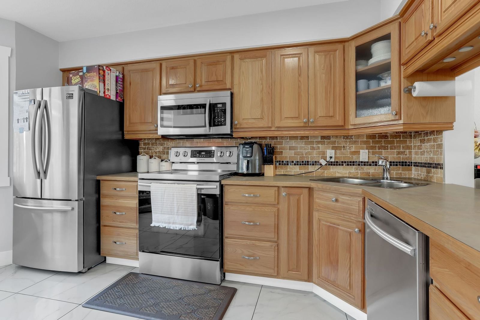 Listing Image 5