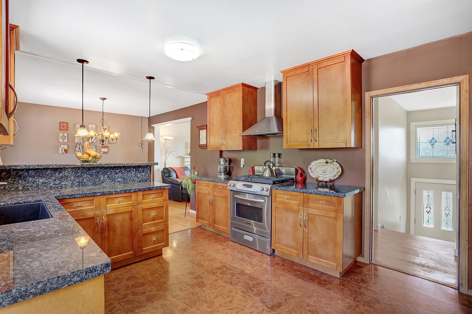 Listing Image 12