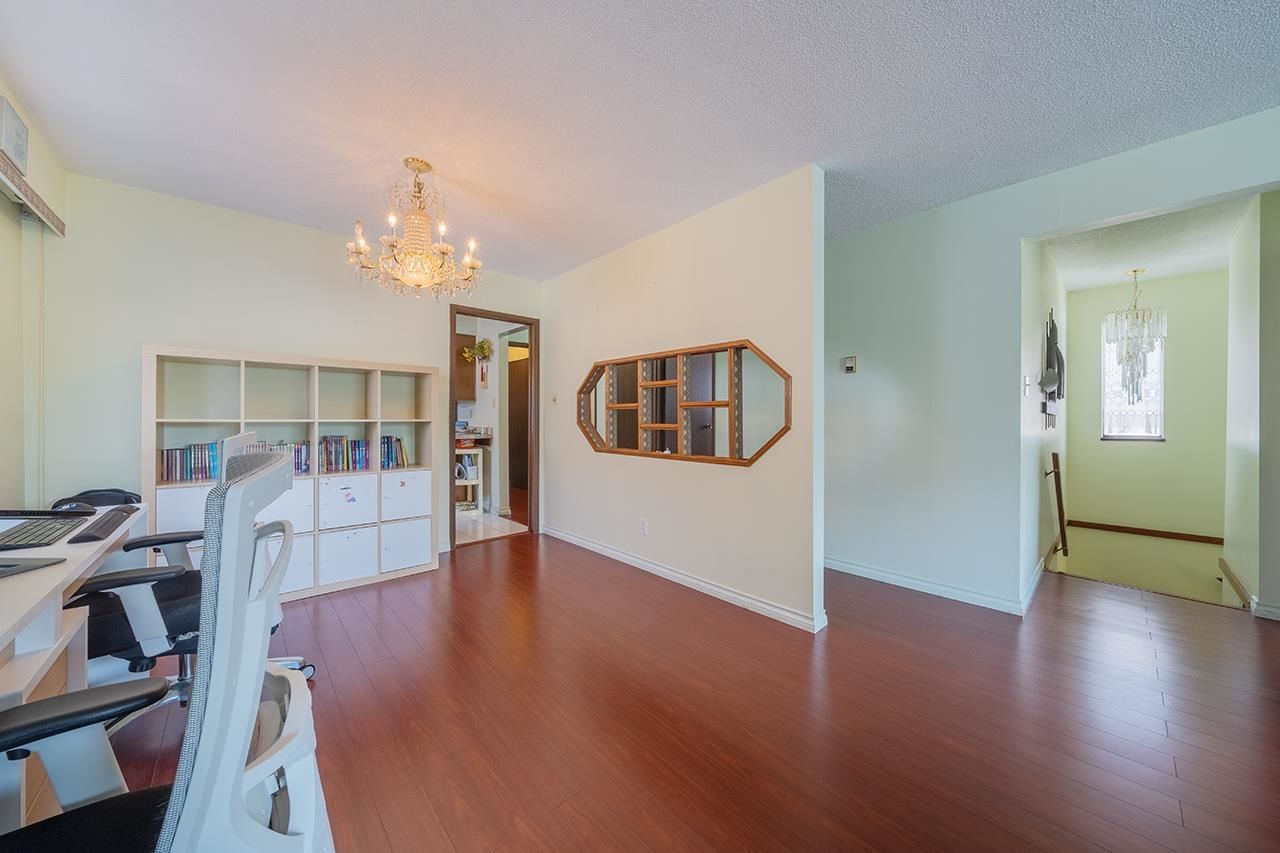 Listing Image 10