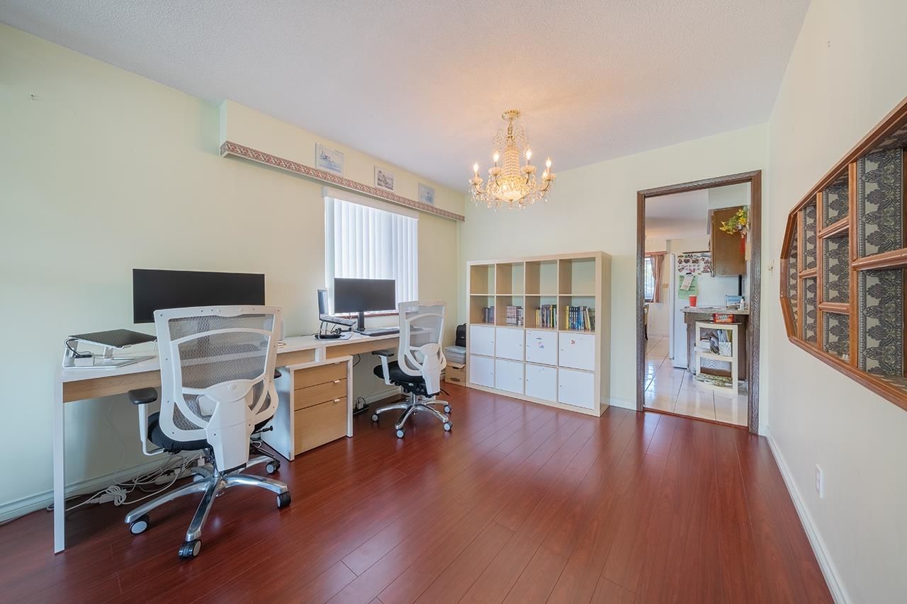 Listing Image 9