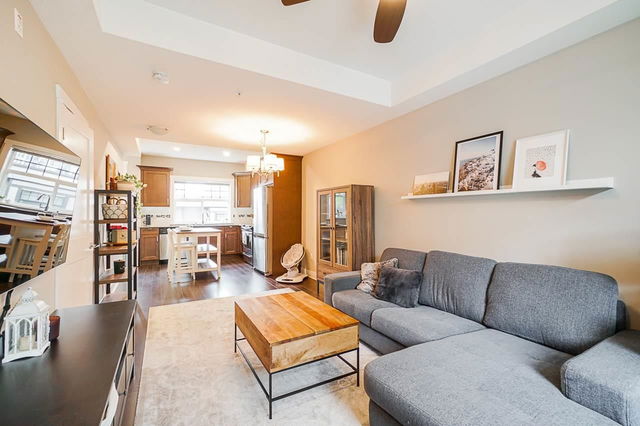 102 - 828 Royal Avenue