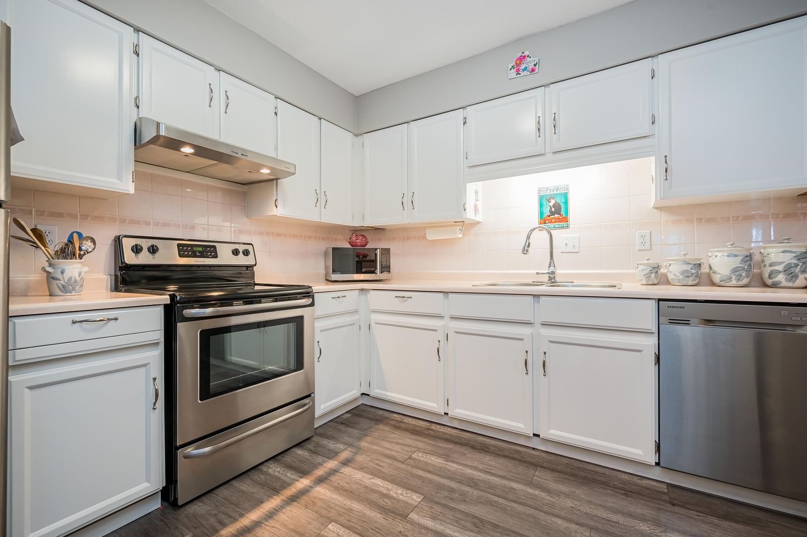 Listing Image 16