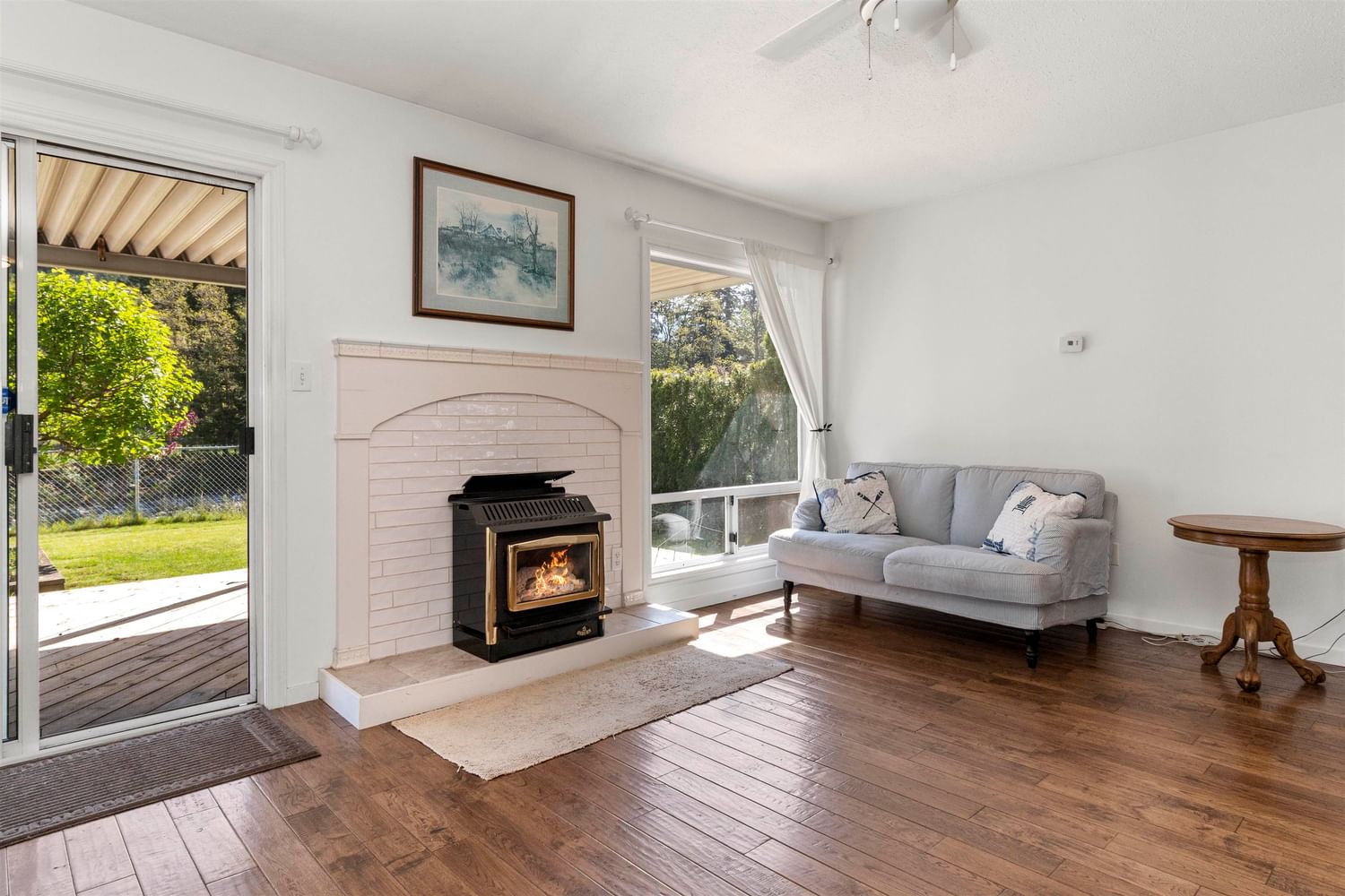 Listing Image 11