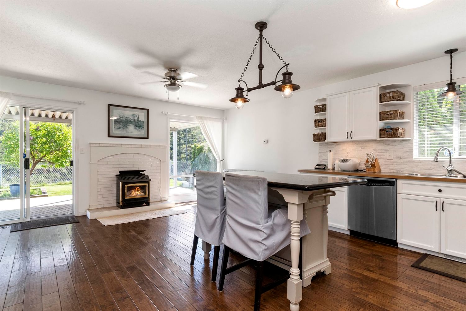 Listing Image 14