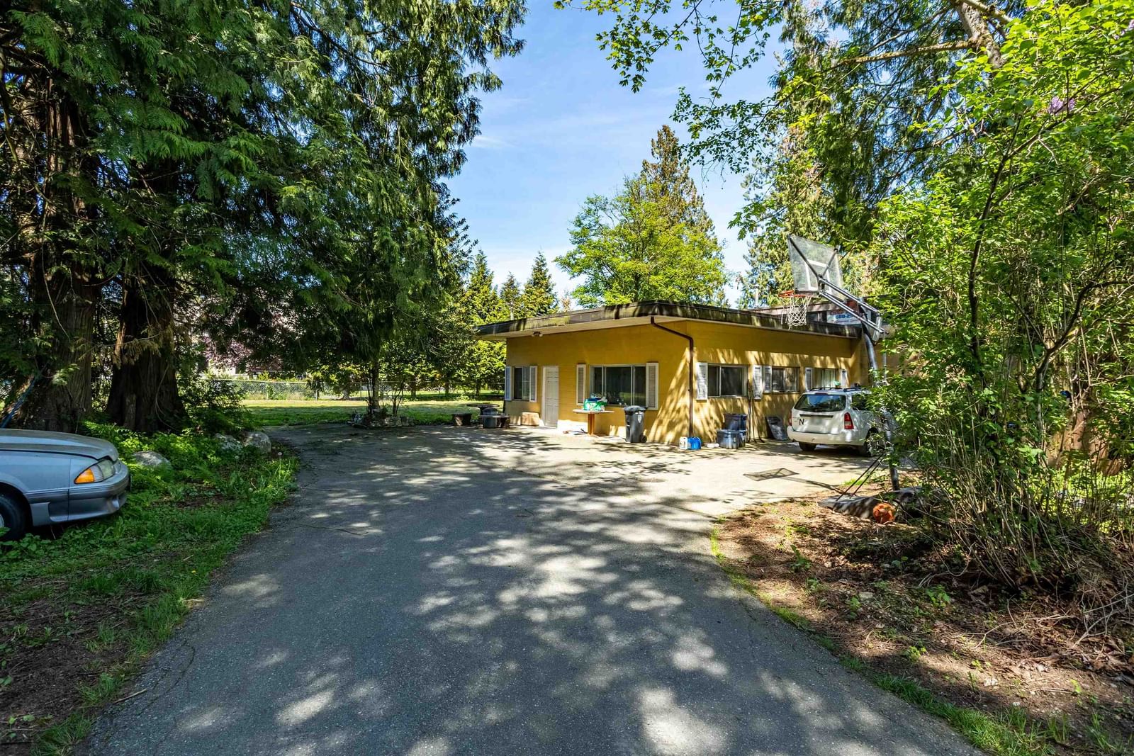 Listing Image 8