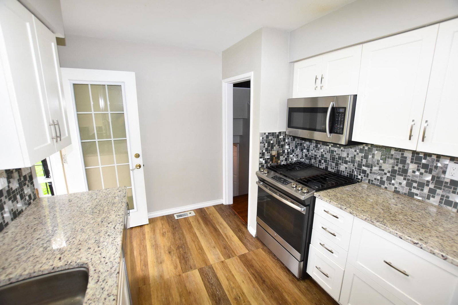 Listing Image 13