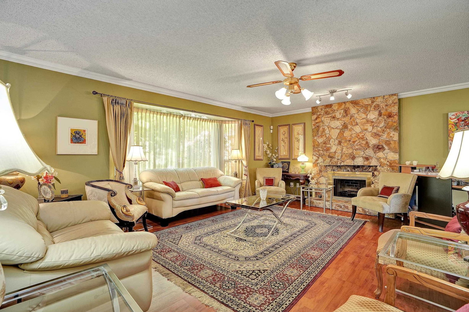 Listing Image 3