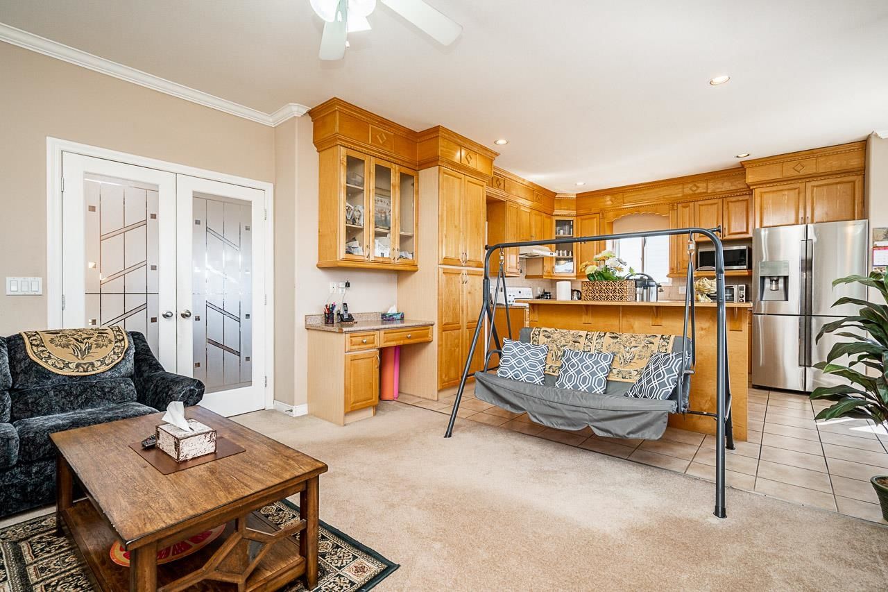 Listing Image 9