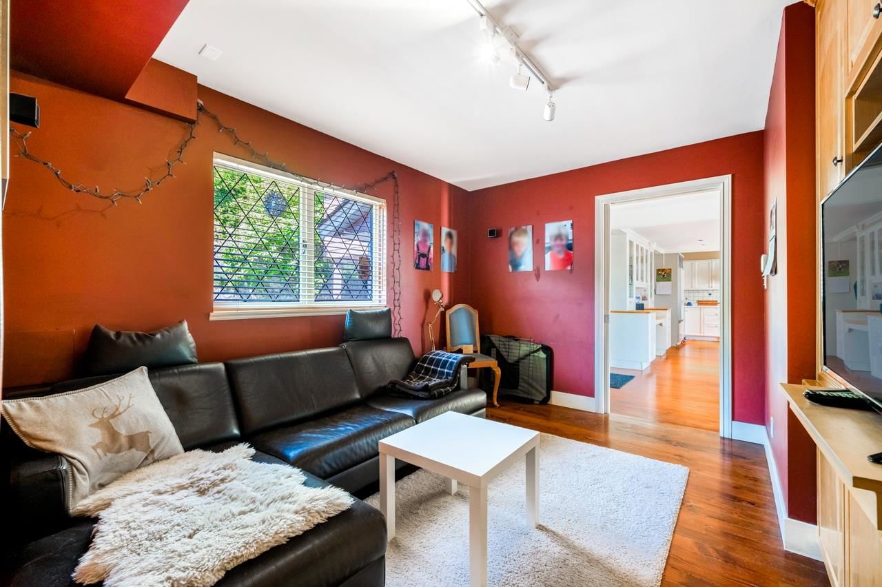 Listing Image 10