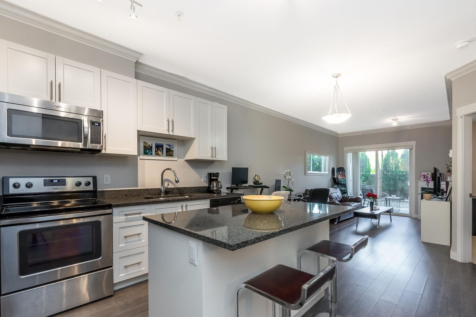 Listing Image 12