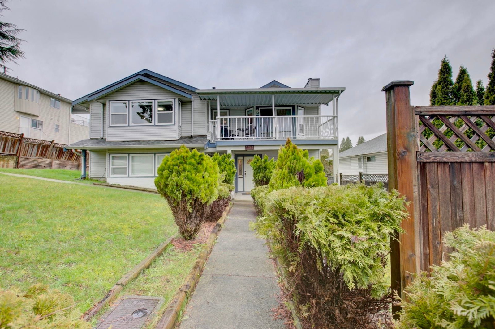 Listing Image 4