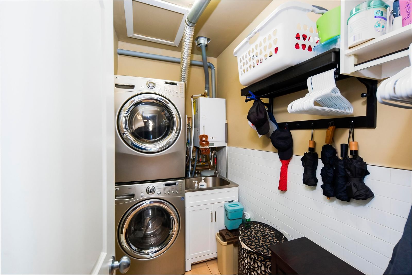 Listing Image 12