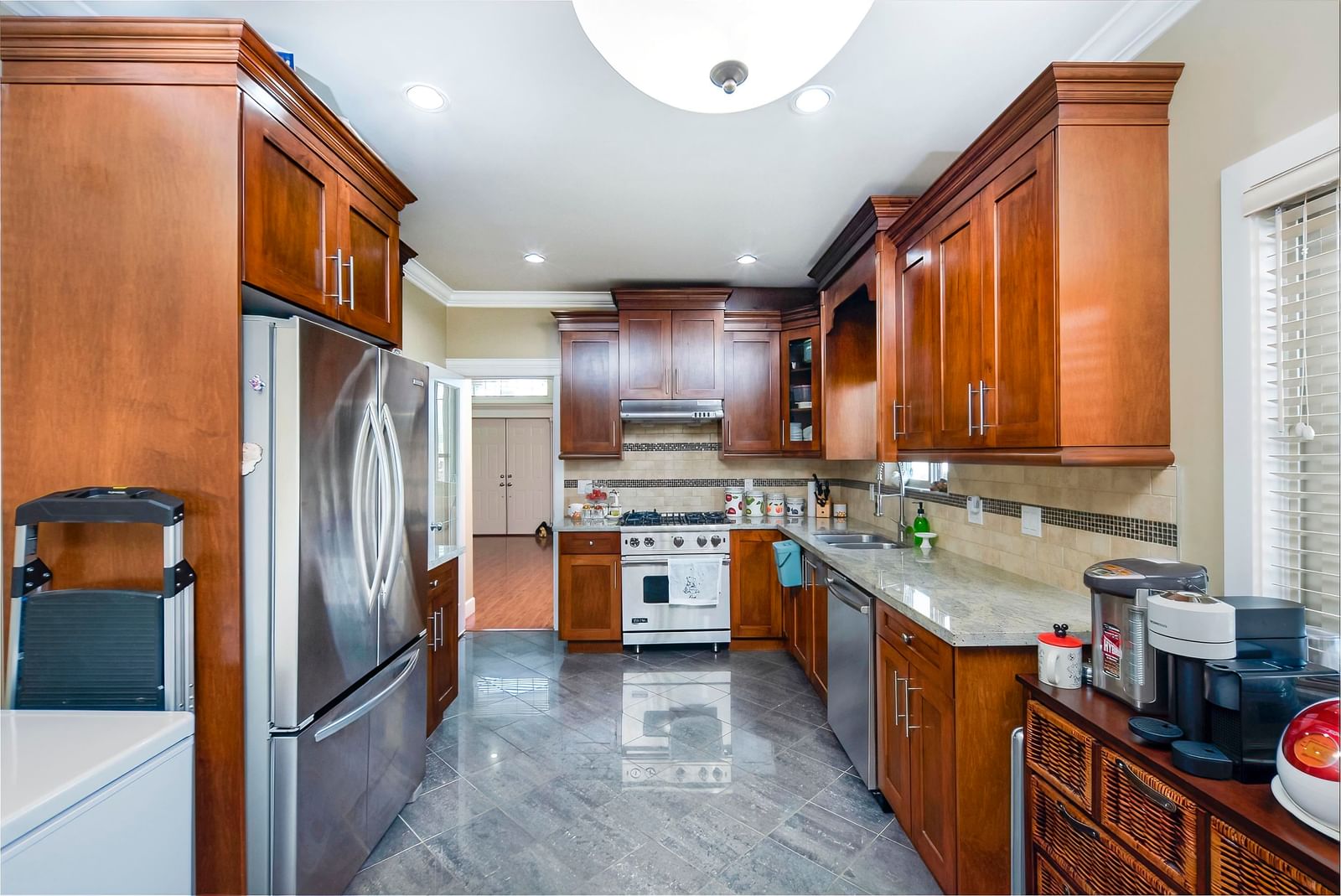 Listing Image 14