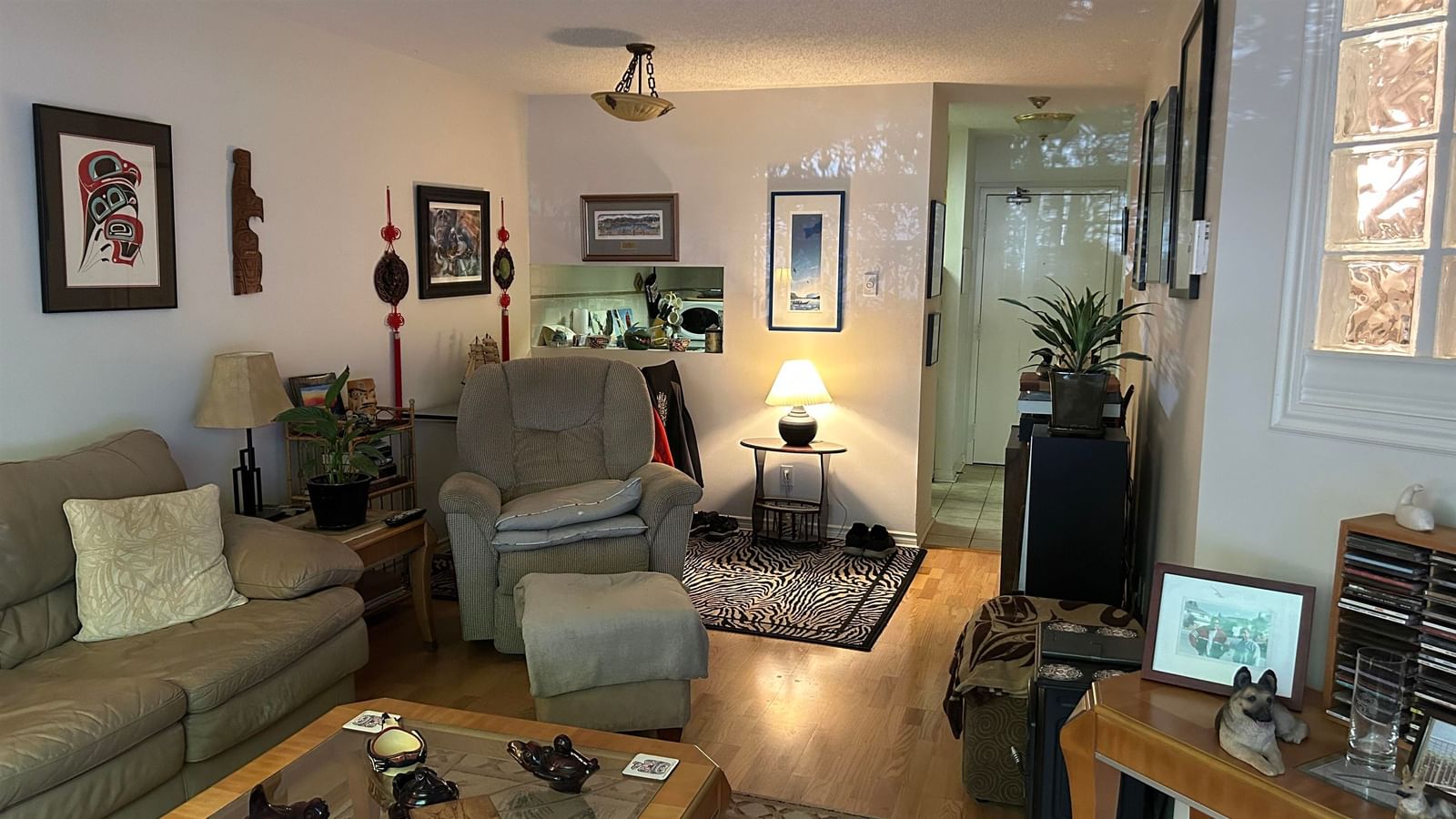 Listing Image 6