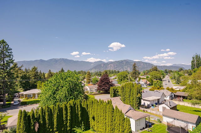 406 - 9450 Robson Street