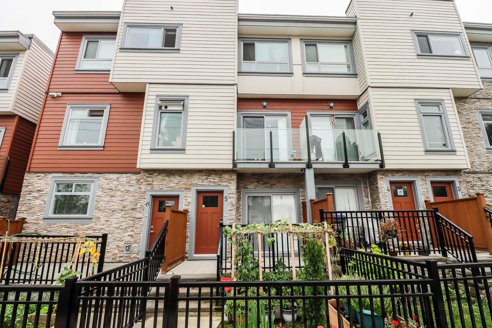 Listing Image 5