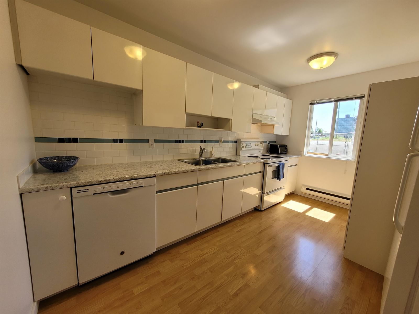 Listing Image 13