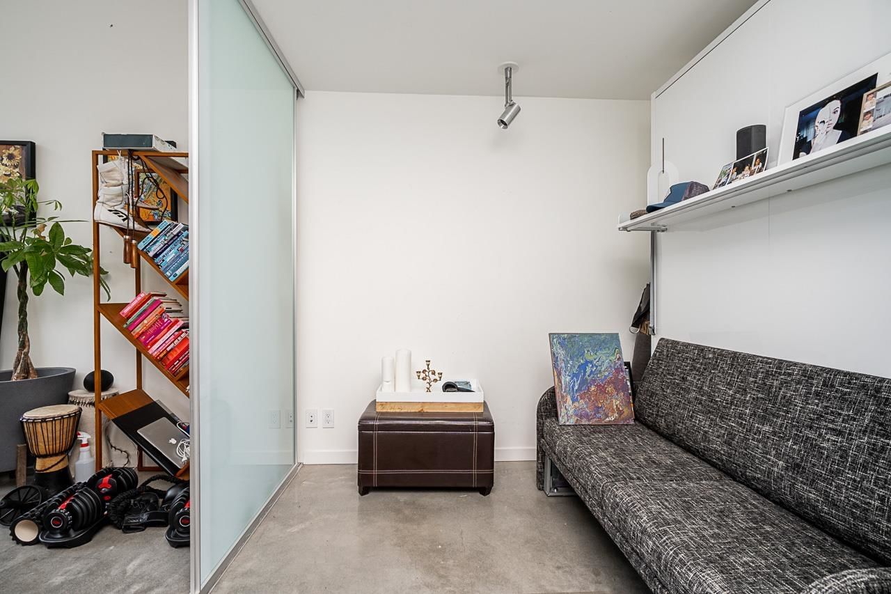 Listing Image 4