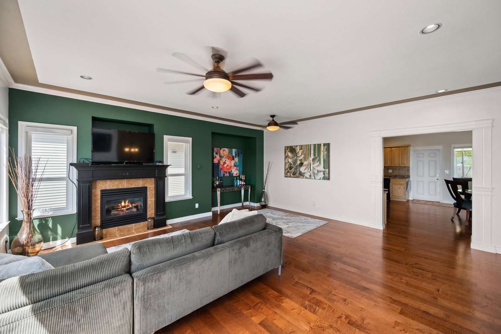 Listing Image 8