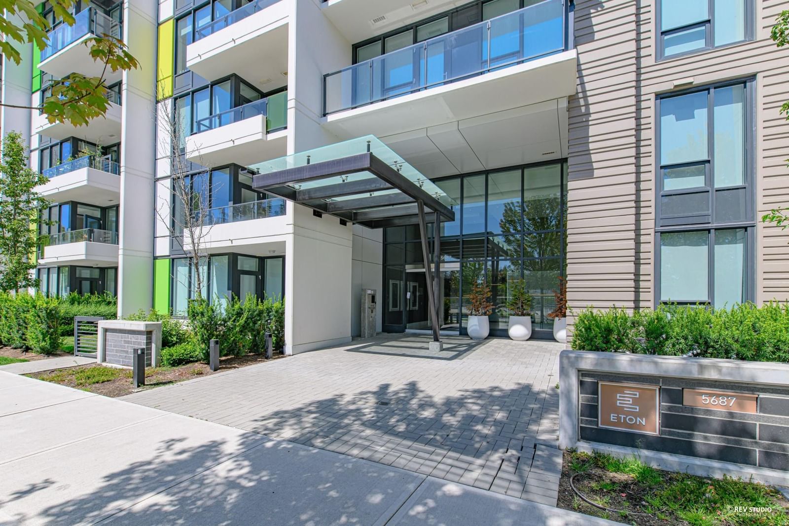 Listing Image 4