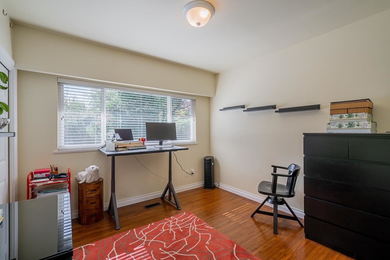 Listing Image 17