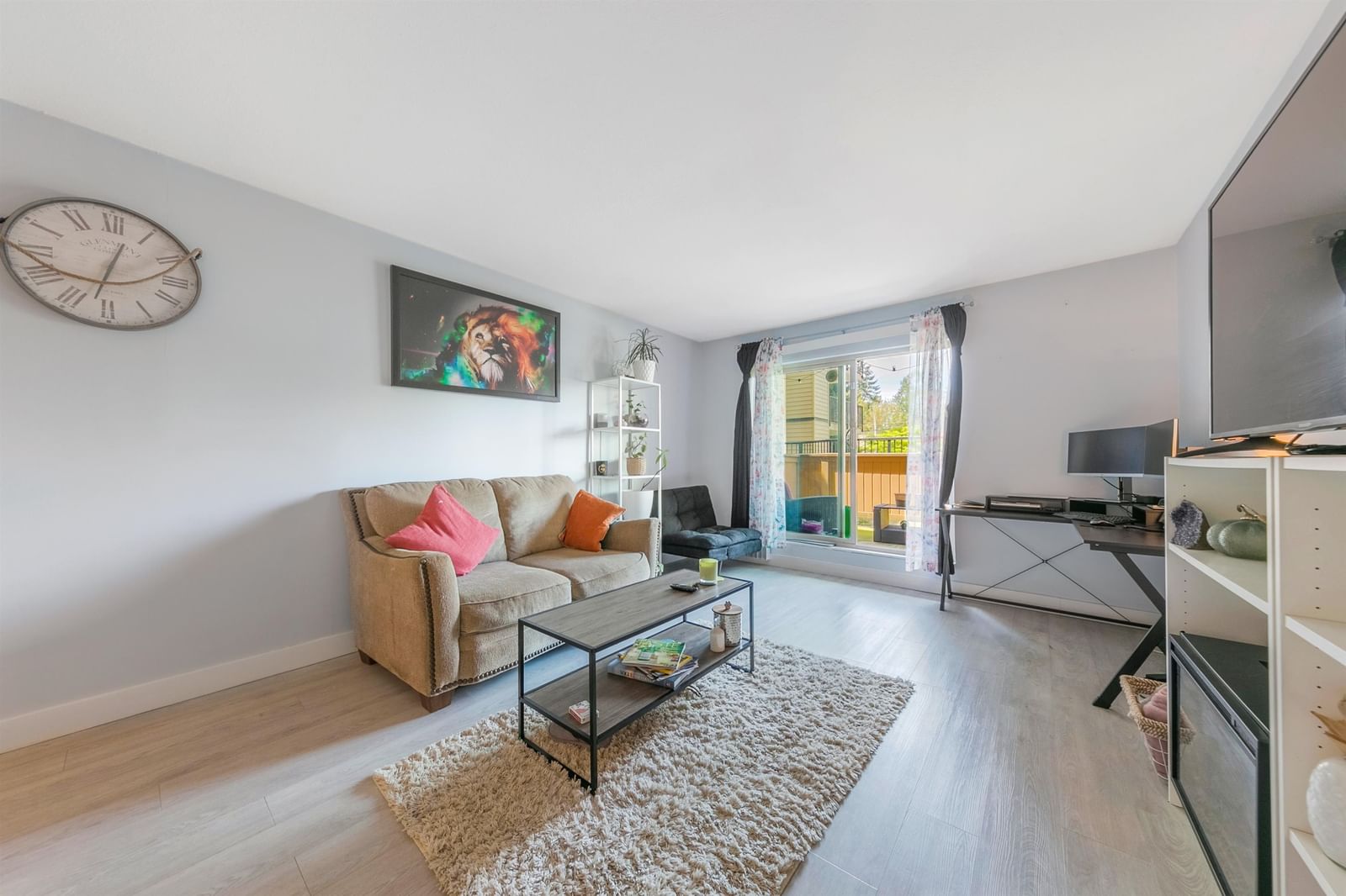 Listing Image 19
