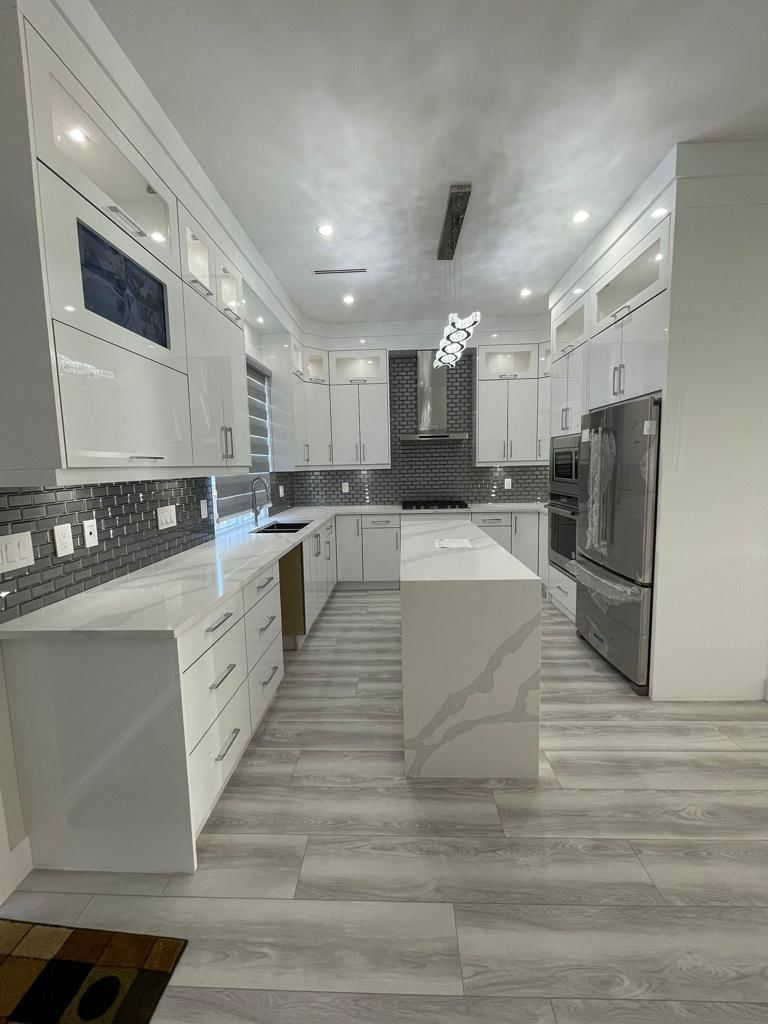 19433 70 Avenue, Surrey, V4N 1N2 | Image 2