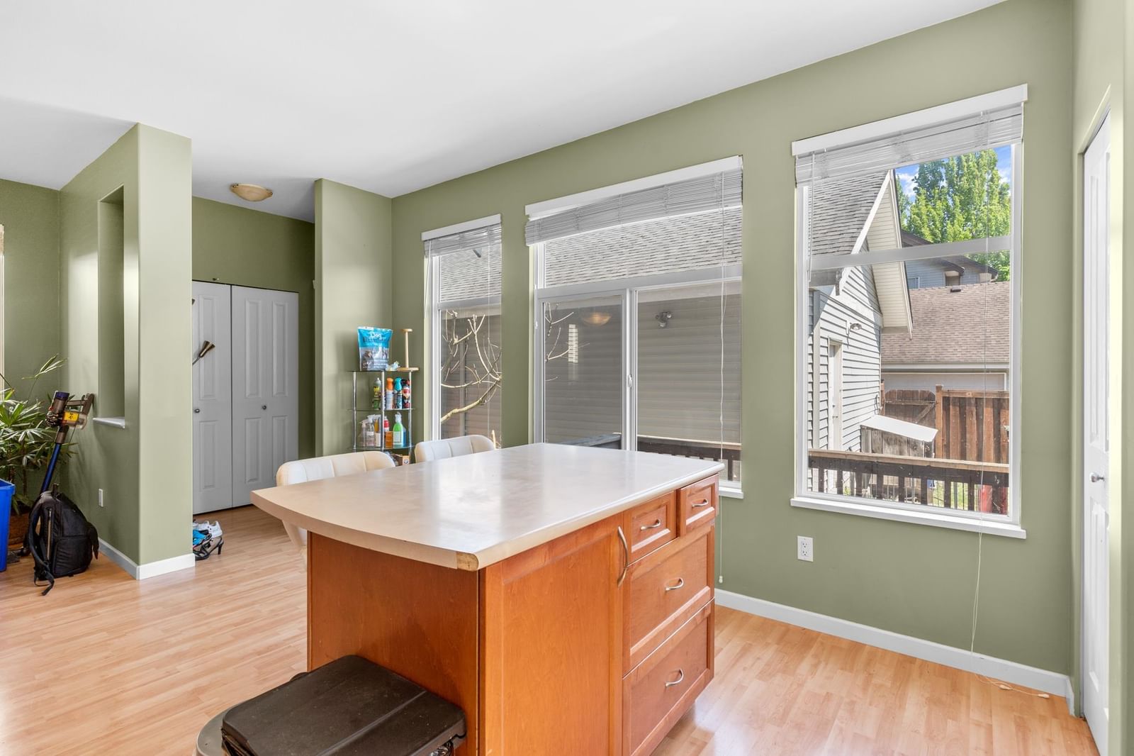 Listing Image 5
